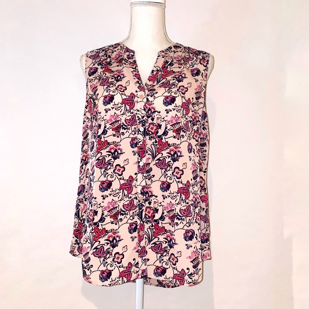 CHELSEA28 FLORAL SLEEVELESS BUTTON FRONT TOP LG